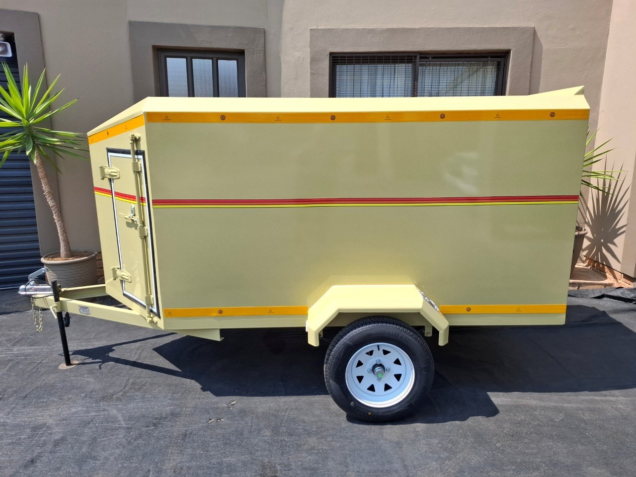 TRAVELLER SPUTNIK Brand new Khaki