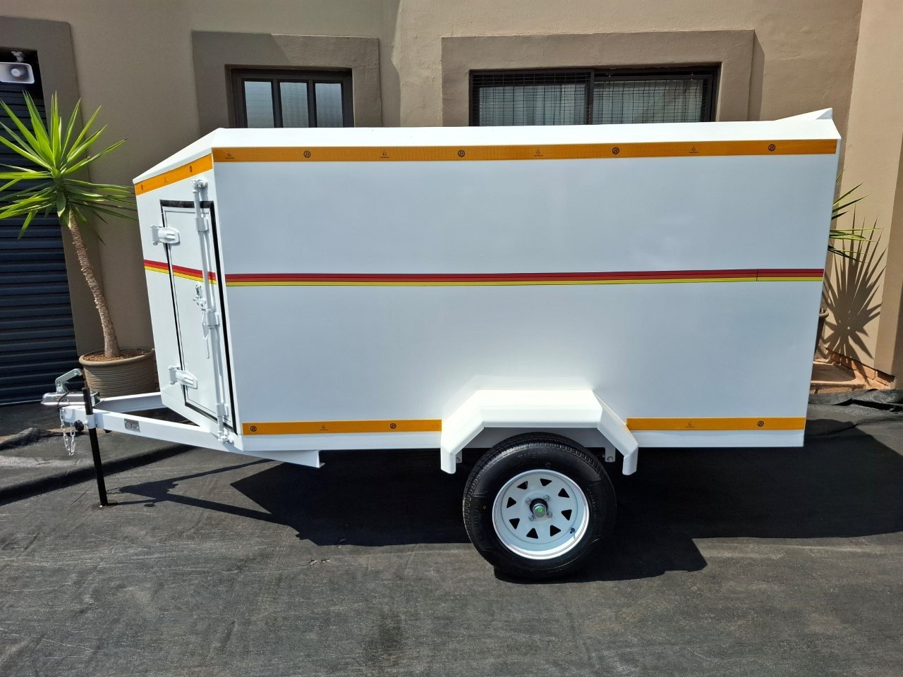 TRAVELLER SPUTNIK Brand new White