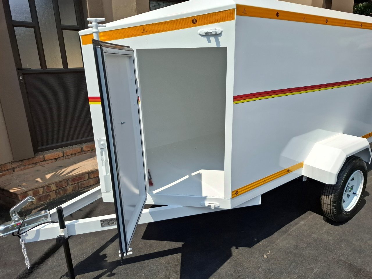 TRAVELLER SPUTNIK Brand new White