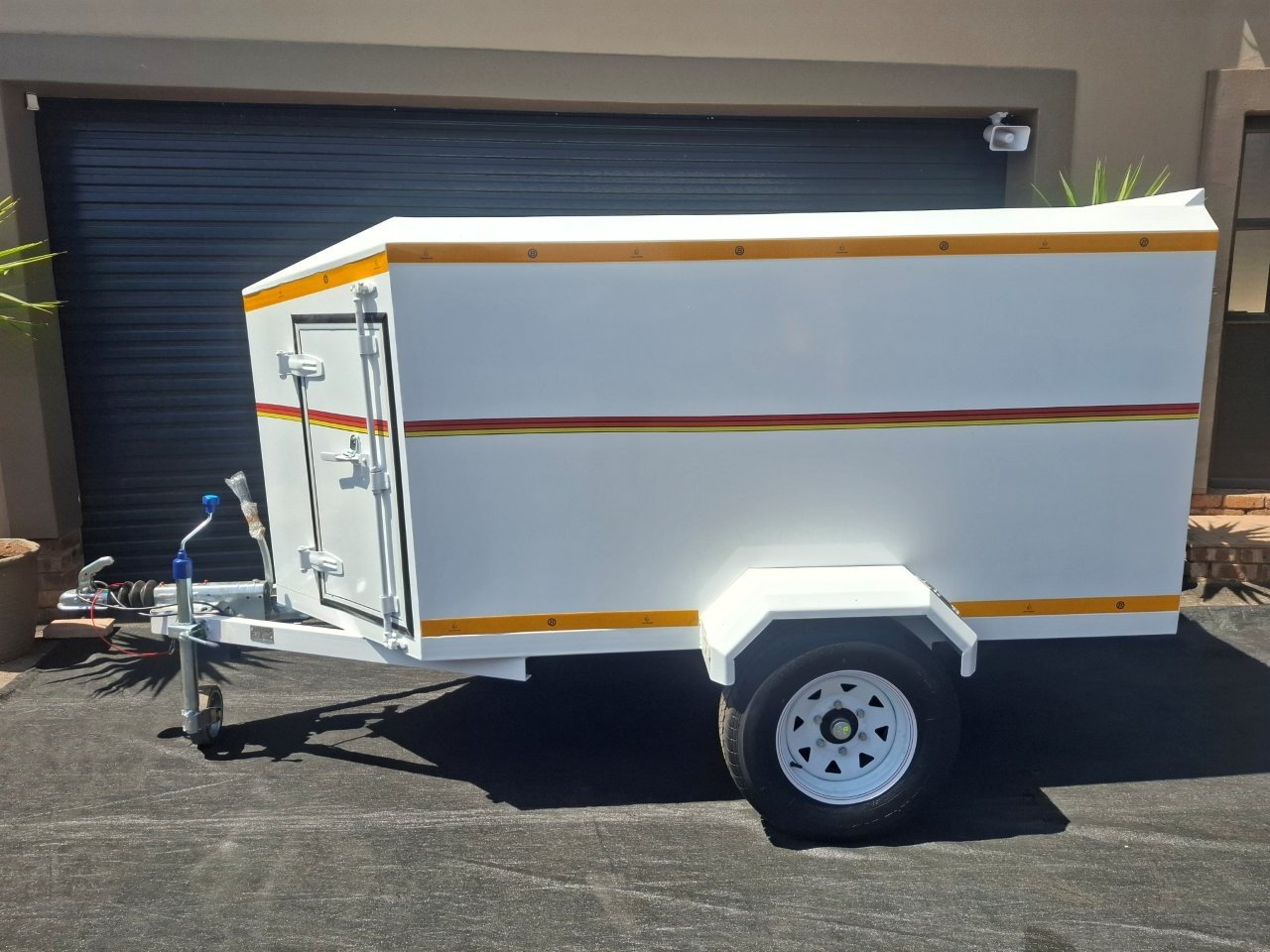 TRAVELLER SPUTNIK BRAKED 1600 Kg Axle