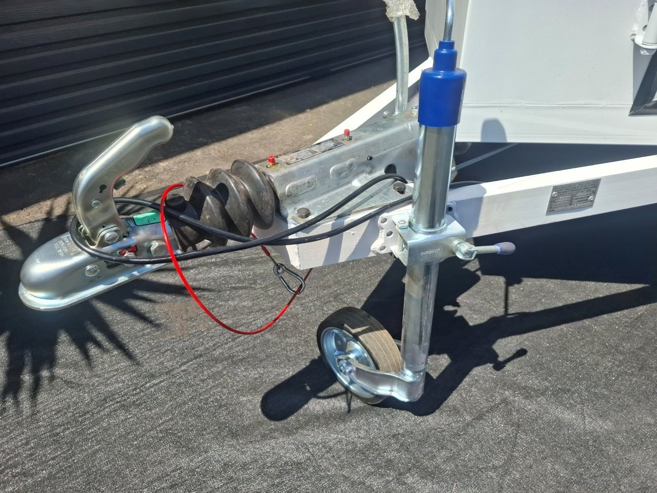 TRAVELLER SPUTNIK BRAKED 1600 Kg Axle