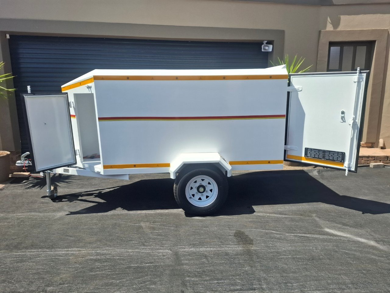 TRAVELLER SPUTNIK BRAKED 1600 Kg Axle