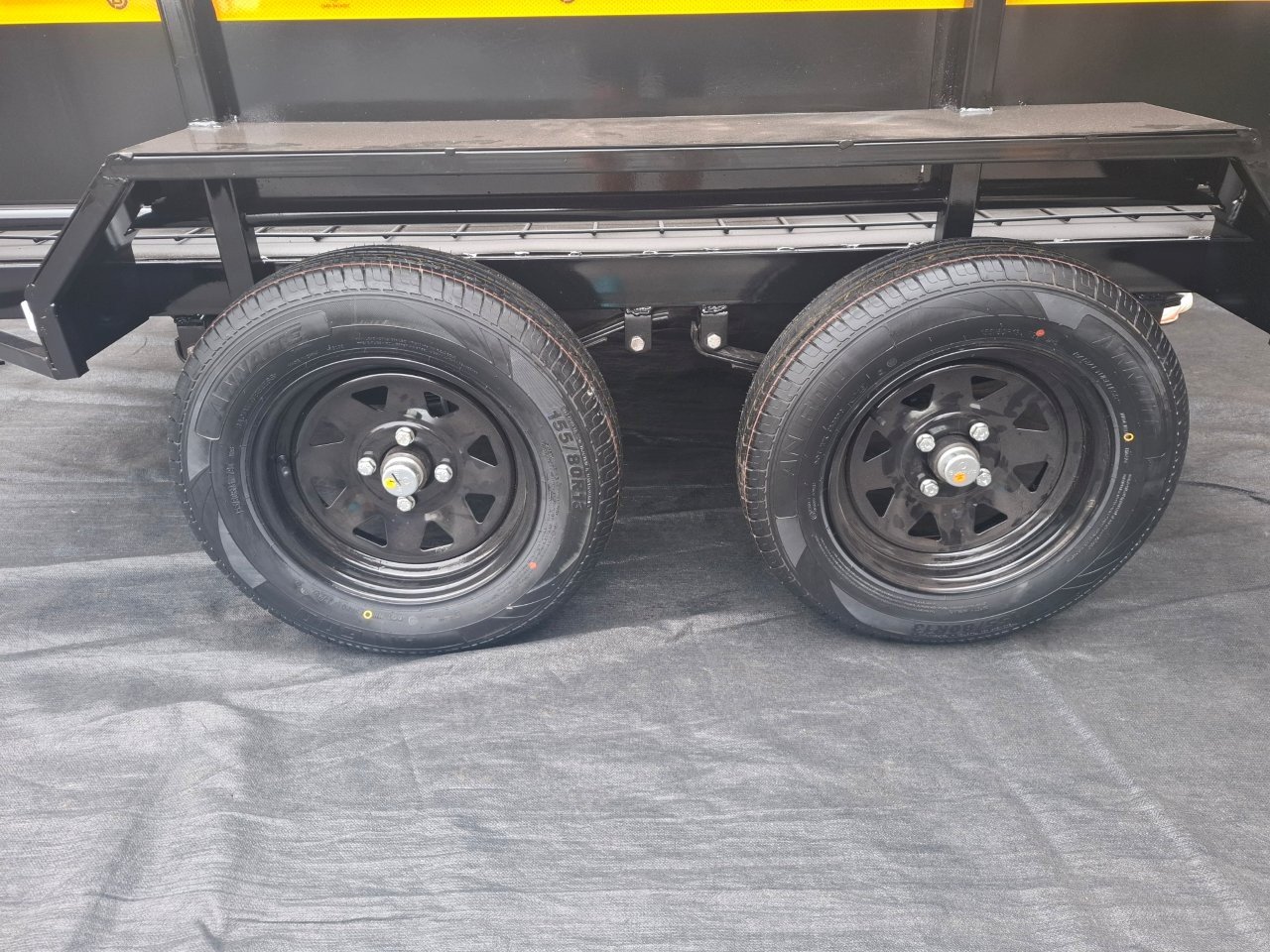 Cattle Double Axle 2.4 M x 1.3 M x 1.7 M