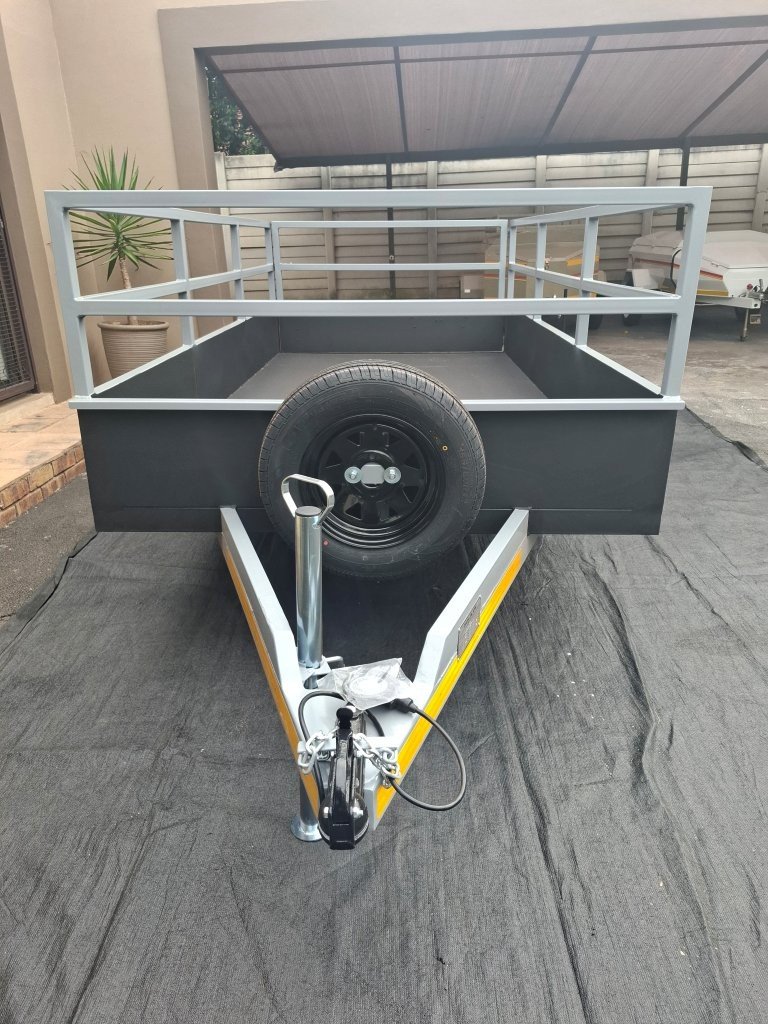 UTILITY 3.0 M x 1.5 M x 0.80 M