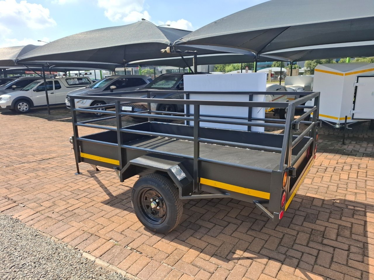 Utility 2.4 M x 1.3 M Black