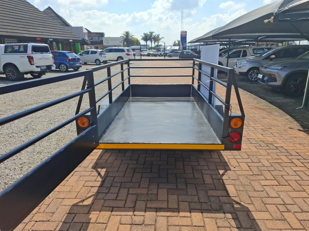 Utility 2.4 M x 1.3 M Black