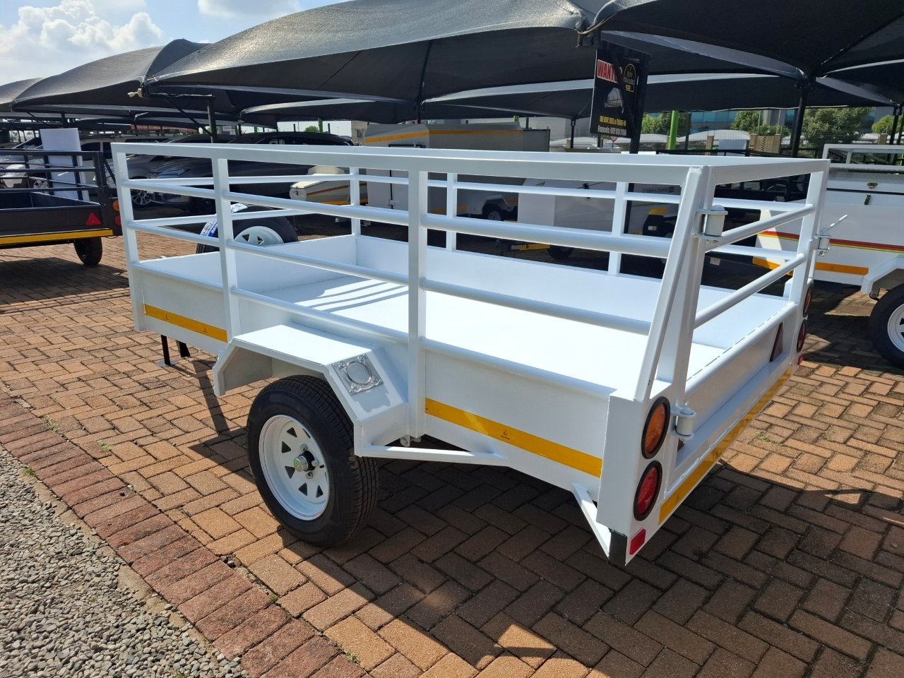 Utility Trailer 2.4 M x 1.3 M White