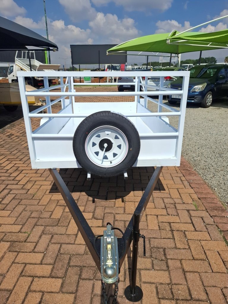 Utility Trailer 2.4 M x 1.3 M White