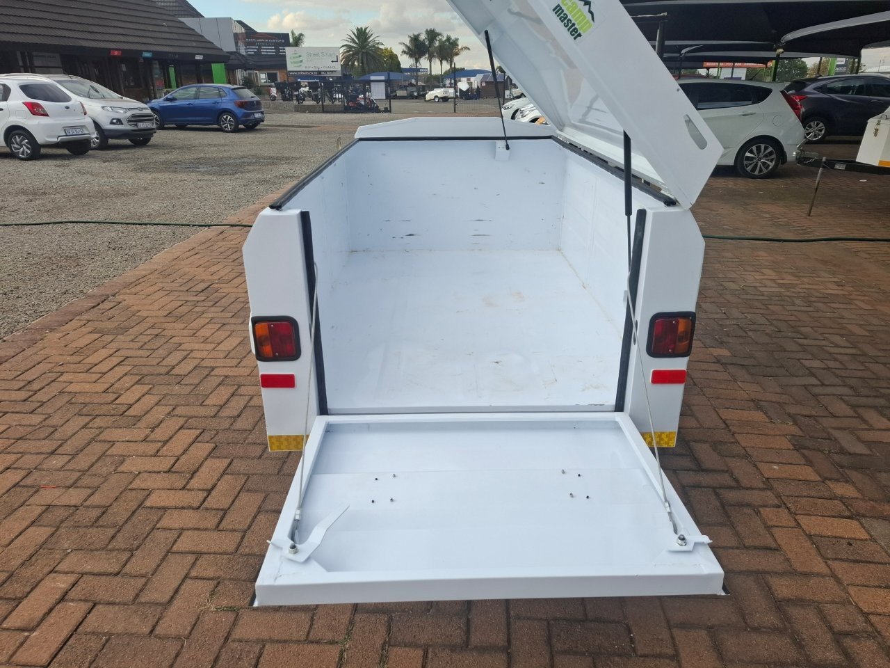 Campmaster Town & Country 6 Foot Extra Deep
