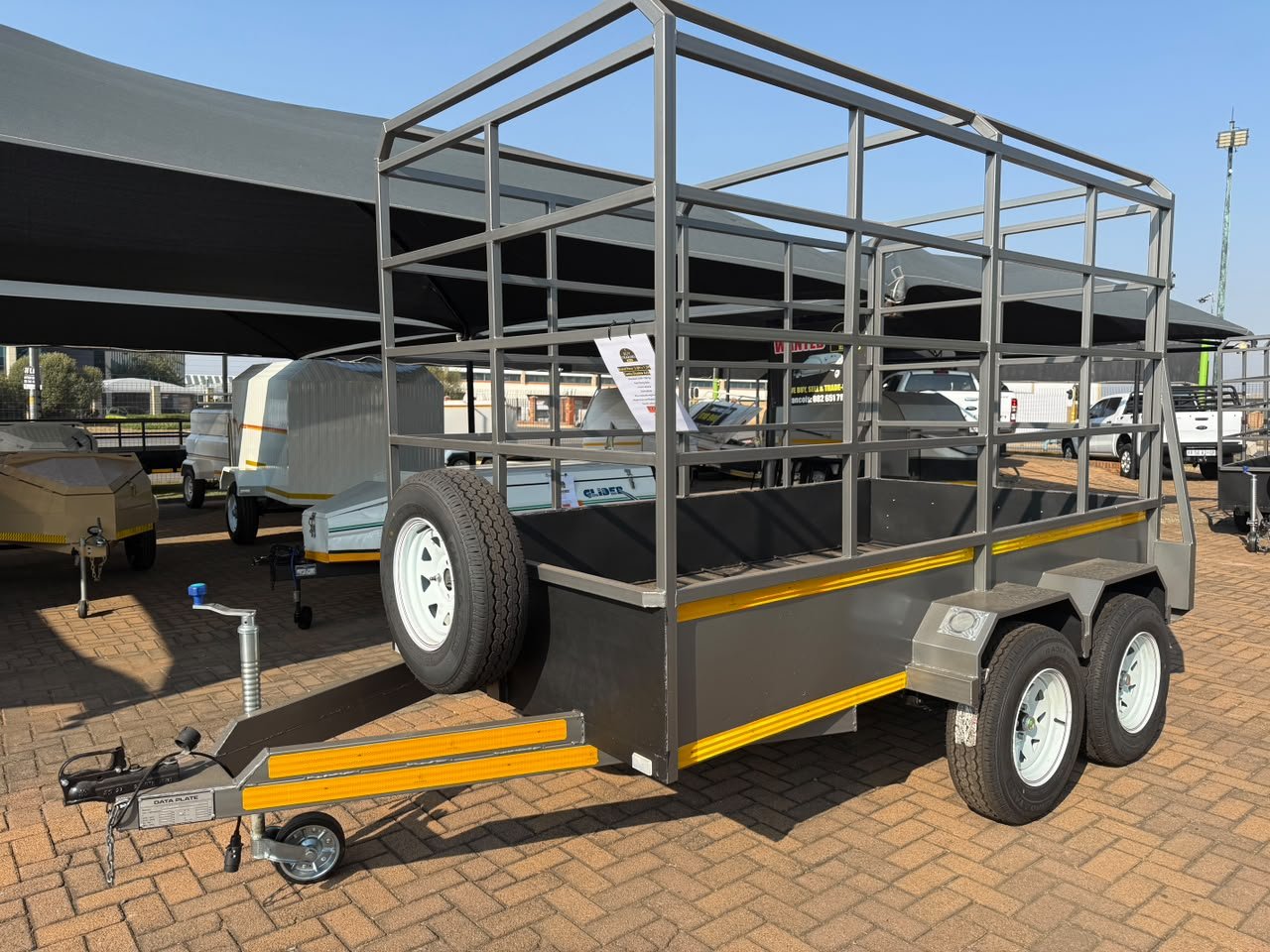 CATTLE Double Axle 3.0 M x 1.5 M x 1.7 M
