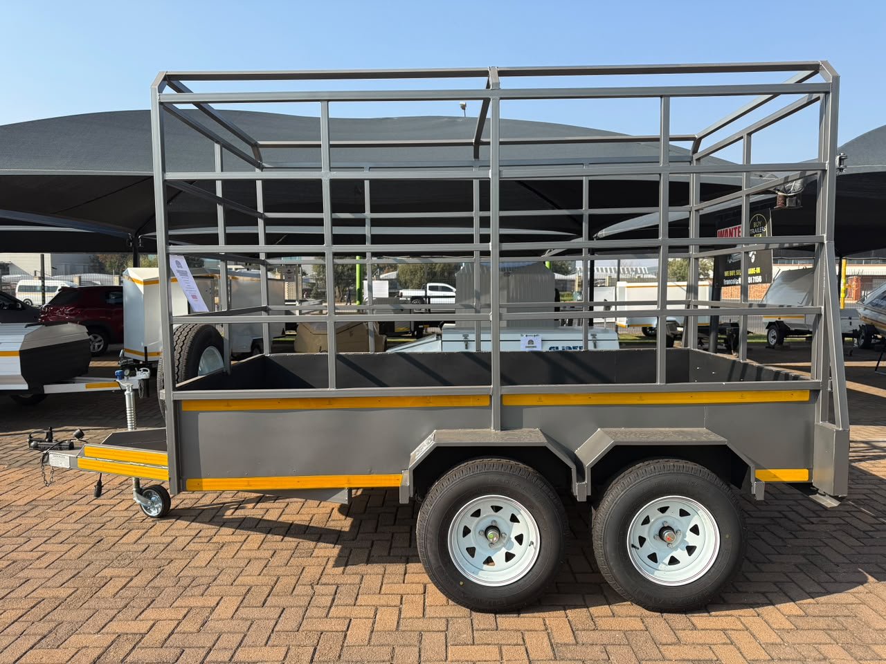CATTLE Double Axle 3.0 M x 1.5 M x 1.7 M