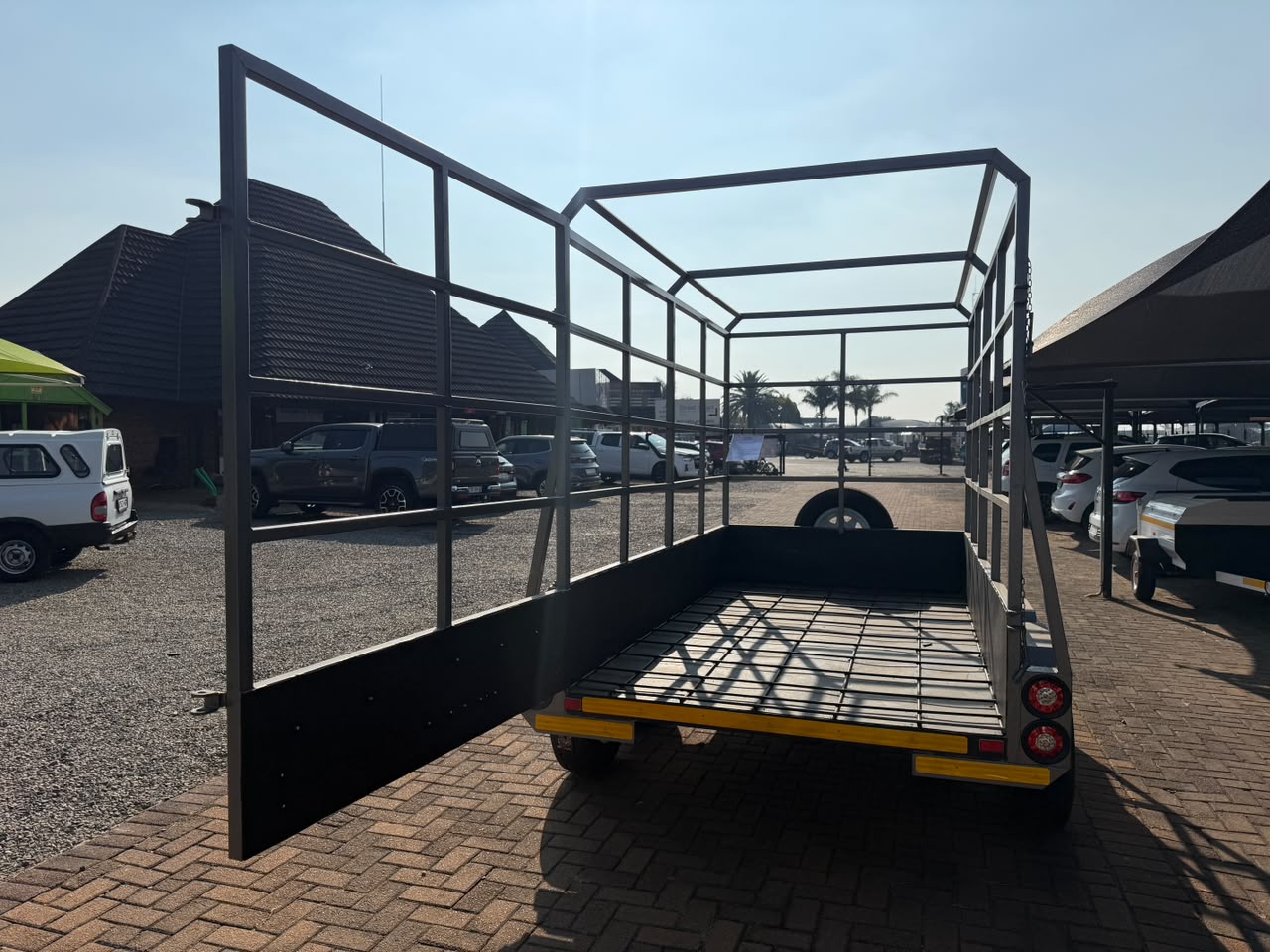 CATTLE Double Axle 3.0 M x 1.5 M x 1.7 M