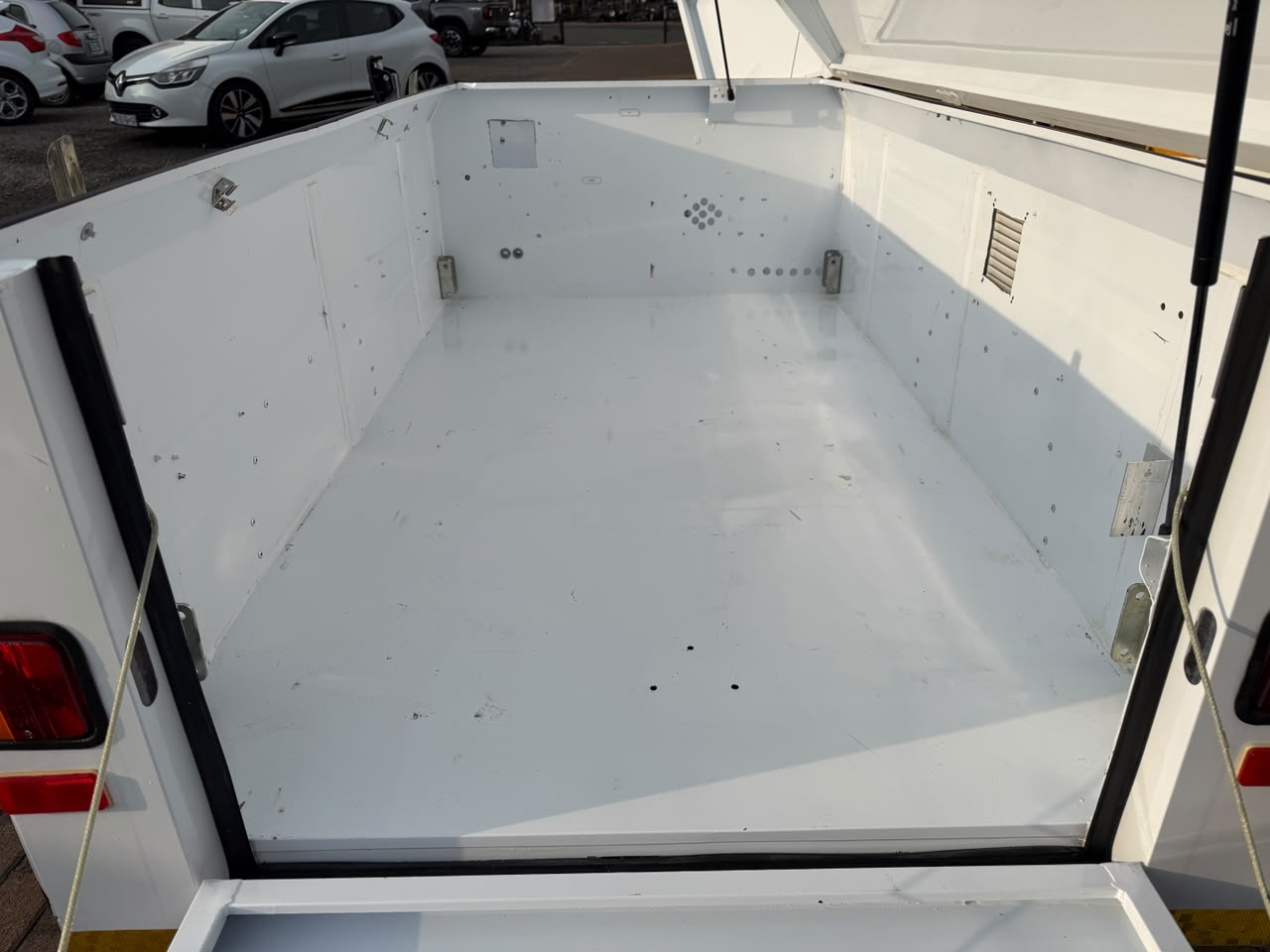 Campmaster Town & Country 300 Extra Deep 7 Foot