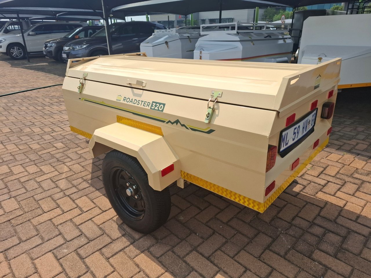 Campmaster Roadster 320