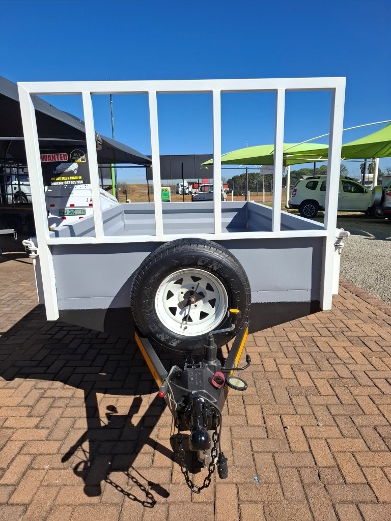 Braked UTI Trailer 2.8 M x 1.6 M